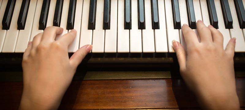 Piano tutorial video